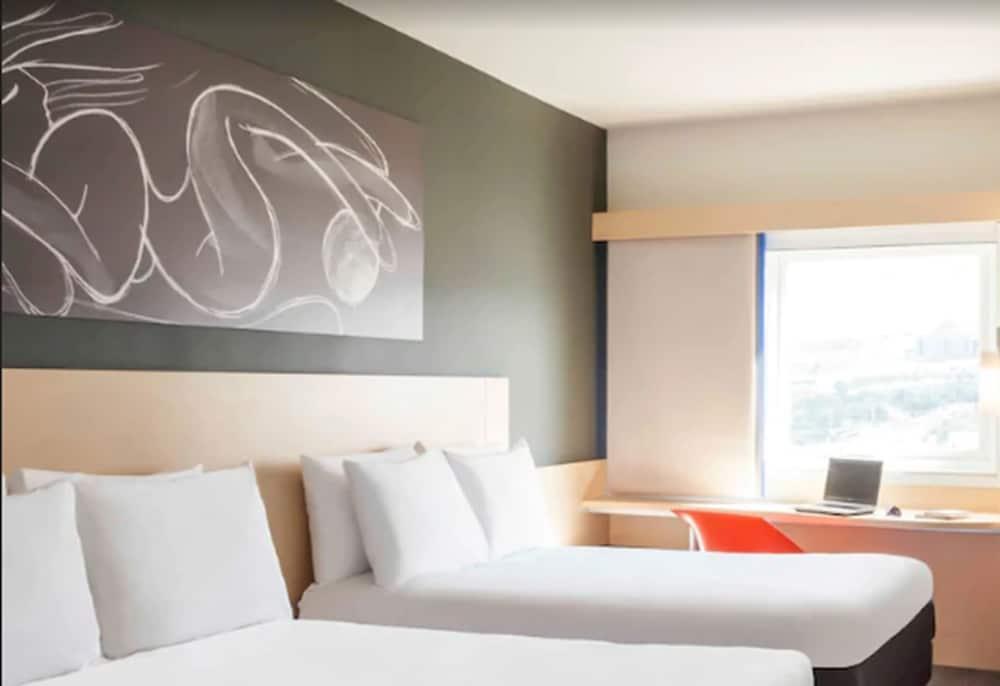Отель Ibis Керетаро Экстерьер фото