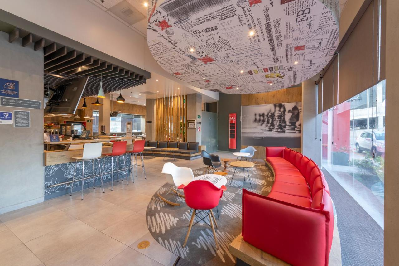 Отель Ibis Керетаро Экстерьер фото