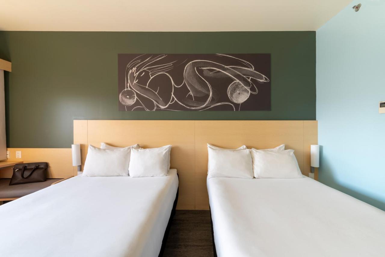 Отель Ibis Керетаро Экстерьер фото