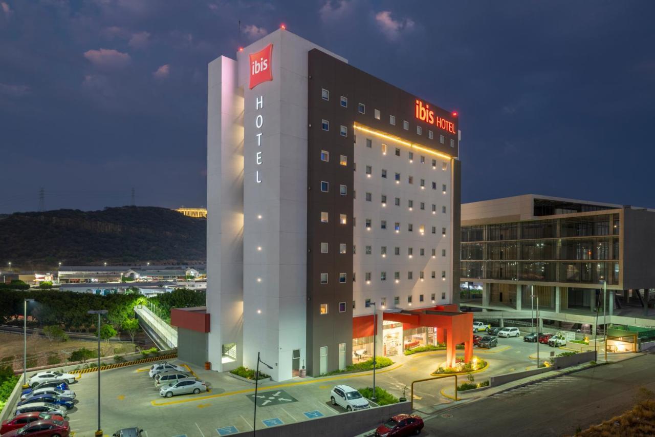 Отель Ibis Керетаро Экстерьер фото