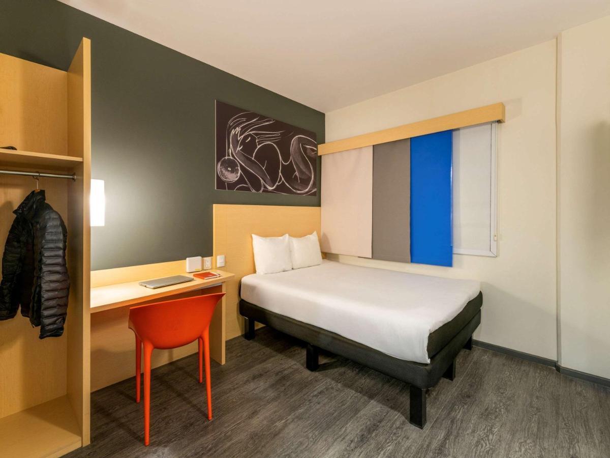 Отель Ibis Керетаро Экстерьер фото