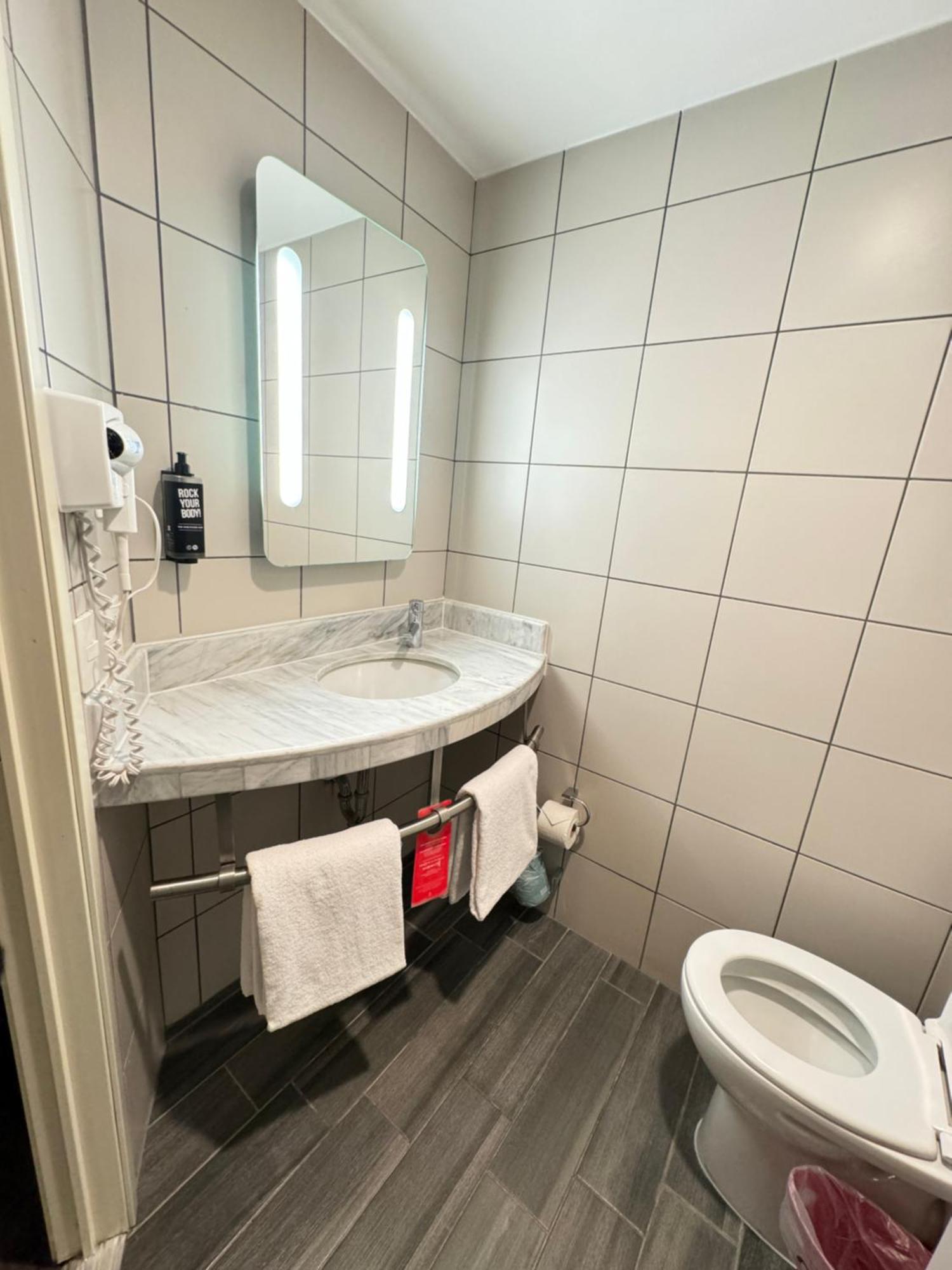 Отель Ibis Керетаро Экстерьер фото