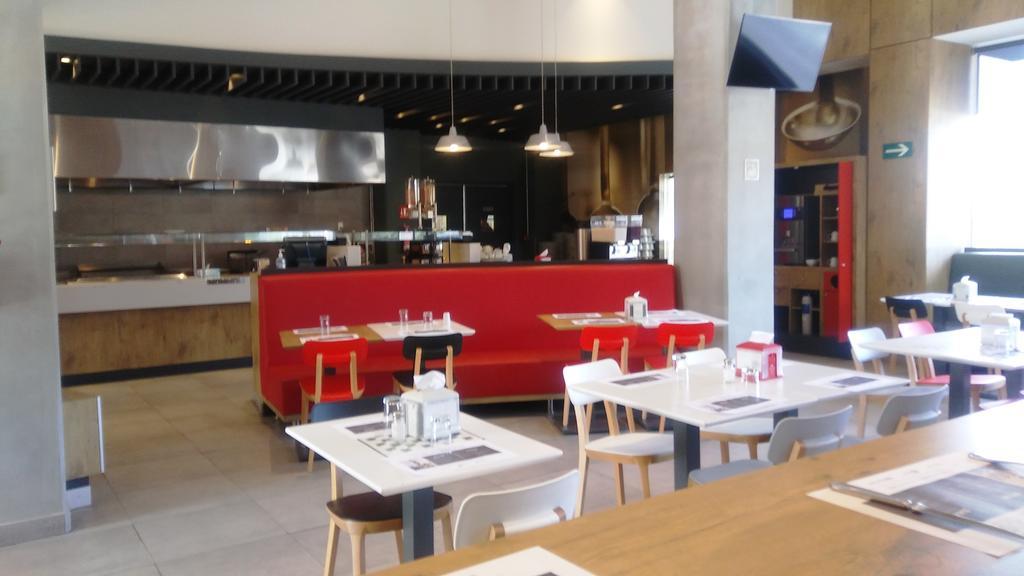 Отель Ibis Керетаро Экстерьер фото