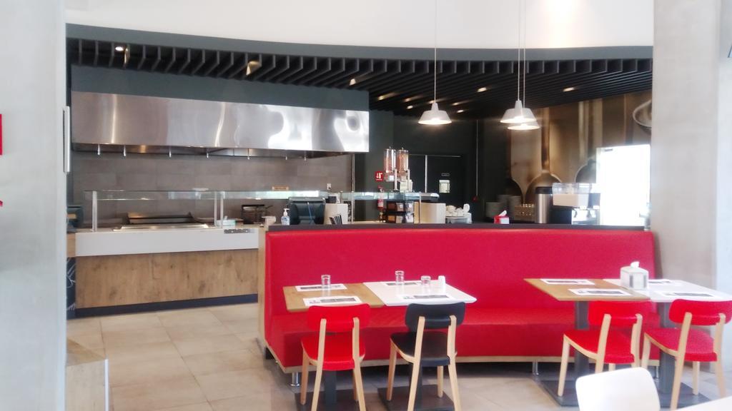 Отель Ibis Керетаро Экстерьер фото
